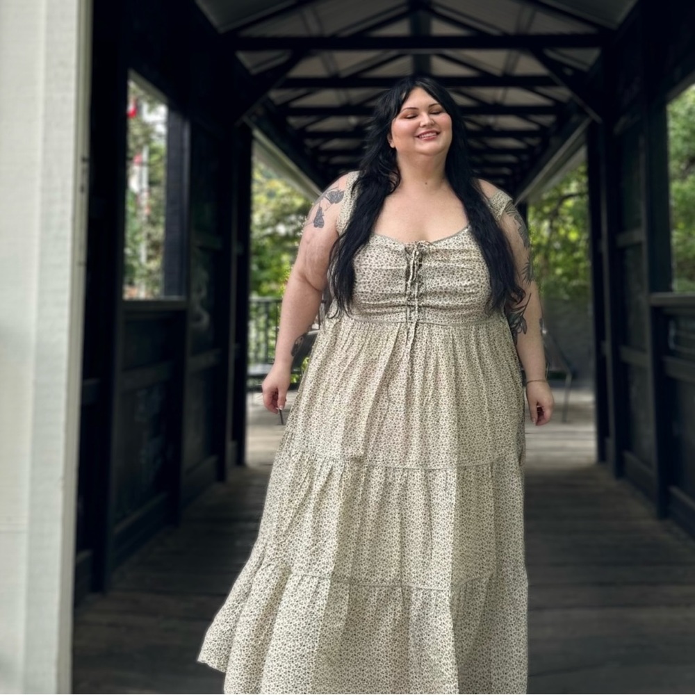 PLUS SIZE CHRISTY DAWN DRESS